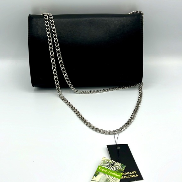 NWT Badgley Mischka Metal Fringe Bag w/Silverstone chain and fringe - Picture 9 of 10